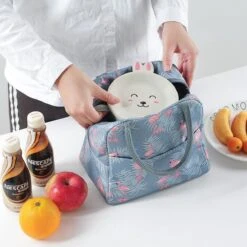 Koeltas - Lunchtas - Volwassenen En Kinderen - Compact & Handig: Zomer - Picknick -School - Lunch - Werk - Grijs Flamingo 21 Koeltas - Lunchtas - Volwassenen En Kinderen - Compact & Handig: Zomer - Picknick -School - Lunch - Werk - Grijs Flamingo -Buiten Kamperen 1198x1200 21