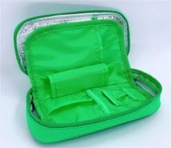 Merkloos Diabetes Tas - Groen - Koeltas- Diabetes Etui - Insuline Spuiten - Reis Etui - Insuline Koeltas -Buiten Kamperen 1200x1033