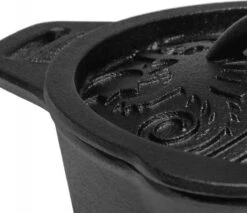 Petromax KR1 Gietijzeren Steelpan Met Deksel (1 Liter) 16 Petromax KR1 Gietijzeren Steelpan Met Deksel (1 Liter) -Buiten Kamperen 1200x1035 6