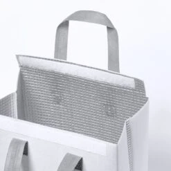 Merkloos Koeltas - Lunchtas - Koeltasje Lunch - Koelelementen - Isolatie - Volwassenen - Dames - Heren - Klittenbandsluiting - 23 X 29 Cm - Kunststof - Aluminium - Wit 9 Merkloos Koeltas - Lunchtas - Koeltasje Lunch - Koelelementen - Isolatie - Volwassenen - Dames - Heren - Klittenbandsluiting - 23 X 29 Cm - Kunststof - Aluminium - Wit -Buiten Kamperen 1200x1200 1265