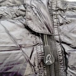 LOWLAND OUTDOOR® Ultra Compact Blanket - Donzen Slaapzak - Gewicht 495g - 210x80 Cm - Comfort Temperatuur +8°C 13 LOWLAND OUTDOOR® Ultra Compact Blanket - Donzen Slaapzak - Gewicht 495g - 210x80 Cm - Comfort Temperatuur +8°C -Buiten Kamperen 1200x1200 1641