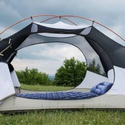 TRVLMORE Slaapmat - Zelfopblazend - 1 Persoons - Ingebouwde Pomp En Kussen - Blauw -Buiten Kamperen 1200x1200 1736