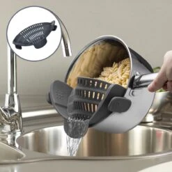 SensaHome- Siliconen Vergiet - Keuken Afgietdeksel - Afgiethulp - Siliconen - BPA Vrij - Grijs 22 SensaHome- Siliconen Vergiet - Keuken Afgietdeksel - Afgiethulp - Siliconen - BPA Vrij - Grijs -Buiten Kamperen 1200x1200 1865