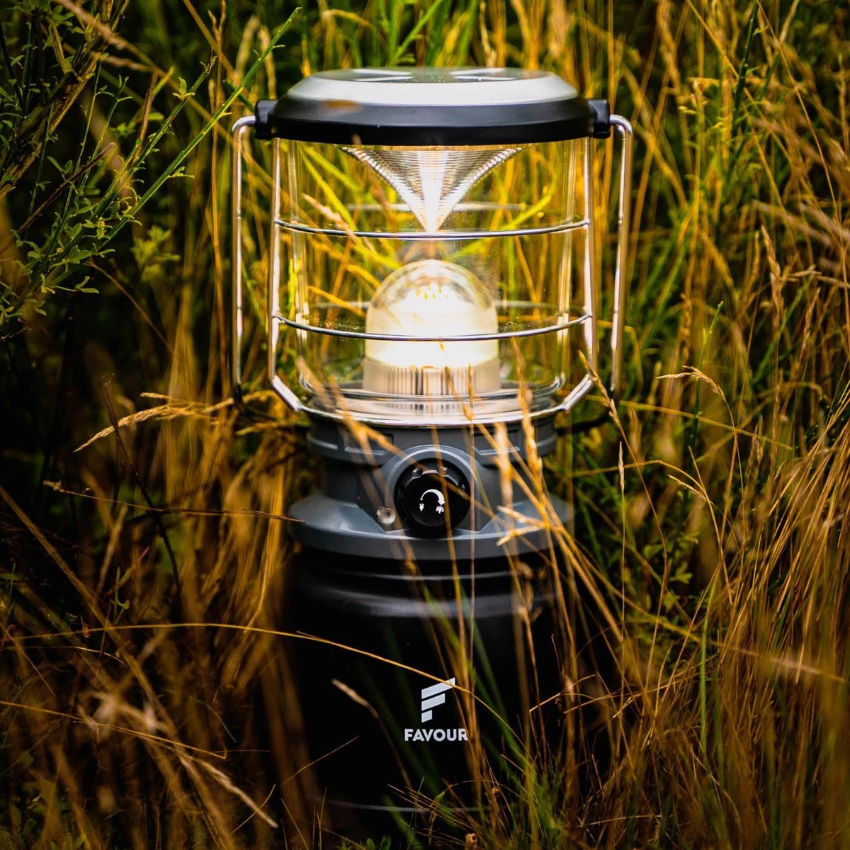 Favour L0944 Retro LED Lantaarn Hoog Vermogen 1300 Lumen, Vintage Design, Tuinlantaarn, Camping Lamp, Stormlantaarn Kleurtemperatuur Instelbaar Warm Wit Tot Koel Wit, Traploos Dimbaar Incl. Kaarslichtstand 10 Favour L0944 Retro LED Lantaarn Hoog Vermogen 1300 Lumen, Vintage Design, Tuinlantaarn, Camping Lamp, Stormlantaarn Kleurtemperatuur Instelbaar Warm Wit Tot Koel Wit, Traploos Dimbaar Incl. Kaarslichtstand - Afbeelding 10