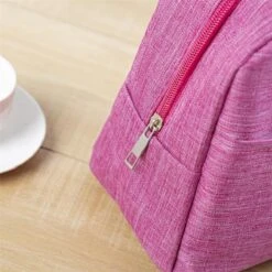 Koeltas - Lunchtas - Volwassenen En Kinderen - Compact & Handig: Zomer - Picknick -School - Lunch - Werk - Klassiek Roze 15 Koeltas - Lunchtas - Volwassenen En Kinderen - Compact & Handig: Zomer - Picknick -School - Lunch - Werk - Klassiek Roze -Buiten Kamperen 1200x1200 957