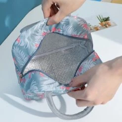 Koeltas - Lunchtas - Volwassenen En Kinderen - Compact & Handig: Zomer - Picknick -School - Lunch - Werk - Grijs Flamingo 13 Koeltas - Lunchtas - Volwassenen En Kinderen - Compact & Handig: Zomer - Picknick -School - Lunch - Werk - Grijs Flamingo -Buiten Kamperen 1200x1200 980