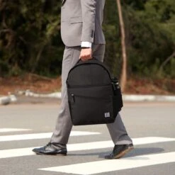 Brisby 4 Laags Geïsoleerde Koeltas Rugzak - 25 Liter - Met Handige Vakken Voor Bestek En Essentials - Waterafstotend Materiaal - Zwart 15 Brisby 4 Laags Geïsoleerde Koeltas Rugzak - 25 Liter - Met Handige Vakken Voor Bestek En Essentials - Waterafstotend Materiaal - Zwart -Buiten Kamperen 1200x1200 997