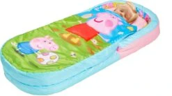 Worlds Apart Peppa Pig Readybed - 2 In 1 Slaapzak En Luchtbed Voor Kinderen 12 Worlds Apart Peppa Pig Readybed - 2 In 1 Slaapzak En Luchtbed Voor Kinderen -Buiten Kamperen 1200x673