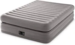 Intex Queen Prime-Comfort Zelfopblazend 2-persoons Luchtbed (203x152x51cm) 8 Intex Queen Prime-Comfort Zelfopblazend 2-persoons Luchtbed (203x152x51cm) -Buiten Kamperen 1200x720 2