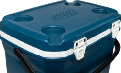 Coleman 28QT Xtreme Koelbox - 26 Liter - Blauw 11 Coleman 28QT Xtreme Koelbox - 26 Liter - Blauw -Buiten Kamperen 1200x727 5