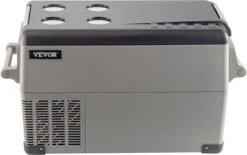 Vevor Auto Koelbox - Mini Koelkast Vriezer - Draagbare Vriezer/Koelkast - Elektrische Koelbox - Mini Vriezer - Auto Koelkast - 35 Liter - Tot -20˚C - 12V/240V - Grijs 7 Vevor Auto Koelbox - Mini Koelkast Vriezer - Draagbare Vriezer/Koelkast - Elektrische Koelbox - Mini Vriezer - Auto Koelkast - 35 Liter - Tot -20˚C - 12V/240V - Grijs -Buiten Kamperen 1200x753 3