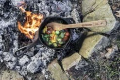 Petromax KR1 Gietijzeren Steelpan Met Deksel (1 Liter) 21 Petromax KR1 Gietijzeren Steelpan Met Deksel (1 Liter) -Buiten Kamperen 1200x799 99