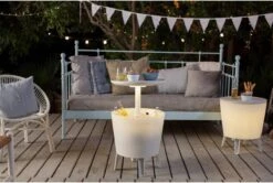 Keter Coolbar Partytafel – Lichtgevend - 49,5x49,5x57cm - Wit 17 Keter Coolbar Partytafel – Lichtgevend - 49,5x49,5x57cm - Wit -Buiten Kamperen 1200x806 4