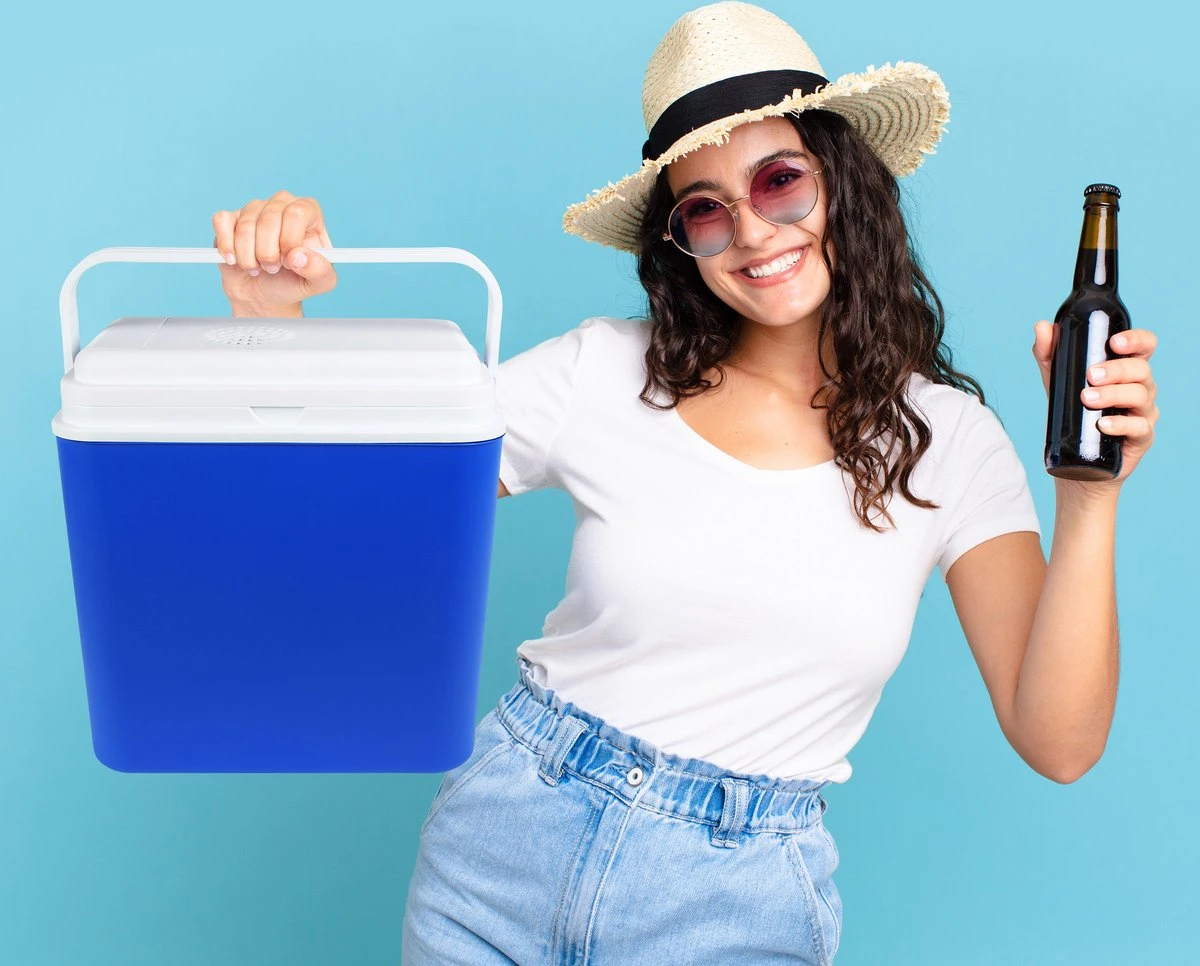 Niceey Thermo Elektrische Koelbox - 24 Liter - Koelbox Elektrisch 12v 230 Volt - Coolbox - Koelt & Verwarmt - Blauw 5 Niceey Thermo Elektrische Koelbox - 24 Liter - Koelbox Elektrisch 12v 230 Volt - Coolbox - Koelt & Verwarmt - Blauw - Afbeelding 5