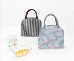 Lunchtas - Koeltas - Schooltas - Leuke Vrolijke Picknicktas - Kinderen & Volwassenen - Zwart/Wit 6 Lunchtas - Koeltas - Schooltas - Leuke Vrolijke Picknicktas - Kinderen & Volwassenen - Zwart/Wit -Buiten Kamperen 1200x995 3