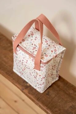 Little Dutch - Koeltas - Flowers & Butterflies 17 Little Dutch - Koeltas - Flowers & Butterflies -Buiten Kamperen 800x1200 32