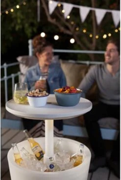 Keter Coolbar Partytafel – Lichtgevend - 49,5x49,5x57cm - Wit 20 Keter Coolbar Partytafel – Lichtgevend - 49,5x49,5x57cm - Wit -Buiten Kamperen 808x1200 2
