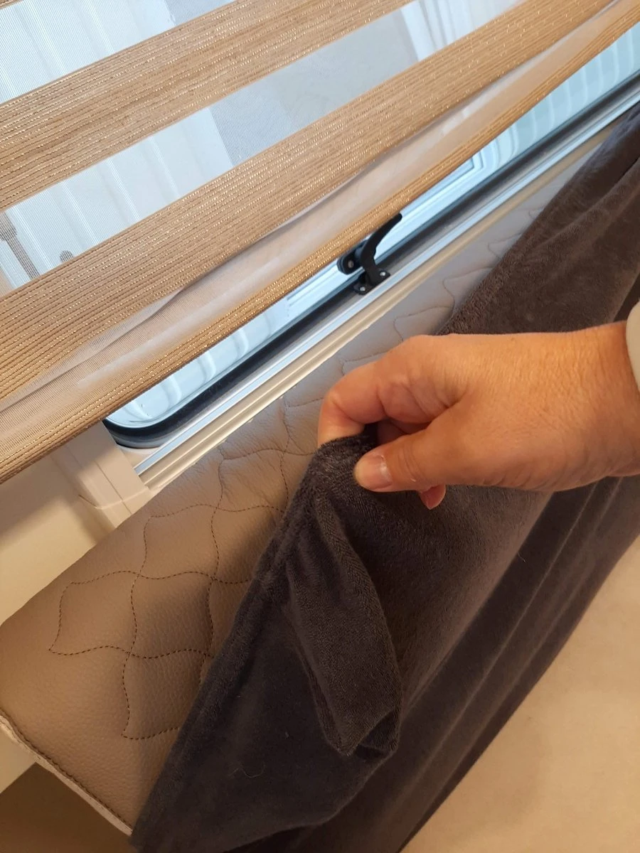 Bankhoes Voor Camper / Mobilhome / Caravan Carré Stretch Badstofhoes Per Stuk Kleur Antraciet Universeel Model 4 Bankhoes Voor Camper / Mobilhome / Caravan Carré Stretch Badstofhoes Per Stuk Kleur Antraciet Universeel Model - Afbeelding 4