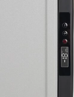 Campart Koelbox XXL CB-8695 – Koelen En Vriezen – LED Display Met Digitale Temperatuurweergave - Coolbox 230V En 12V - 35 Liter - Zwart 11 Campart Koelbox XXL CB-8695 – Koelen En Vriezen – LED Display Met Digitale Temperatuurweergave - Coolbox 230V En 12V - 35 Liter - Zwart -Buiten Kamperen 923x1200 1