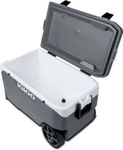 Igloo Latitude 90 Roller - Grote Koelbox Op Wielen - 85 Liter - Grijs 23 Igloo Latitude 90 Roller - Grote Koelbox Op Wielen - 85 Liter - Grijs -Buiten Kamperen 988x1200 3